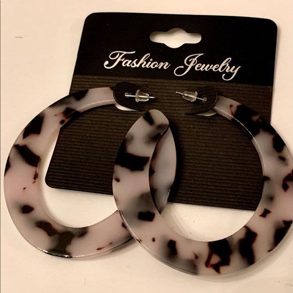 Fashion Jewelry Jewelry - Acrylic Stud Hoop Earrings $9
